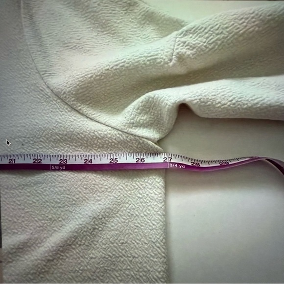 Elegant cream woman’s top size 2X bell sleeve work casual - Picture 5 of 7